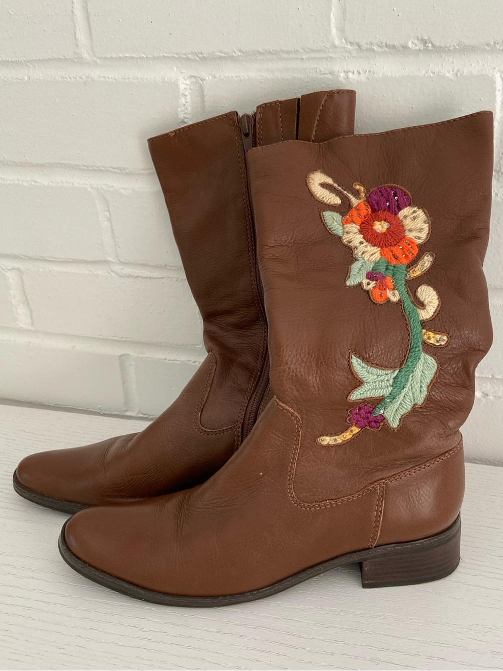 Womens Classic Western Brown Leather Mid-Calf Boots With Floral Embroidery